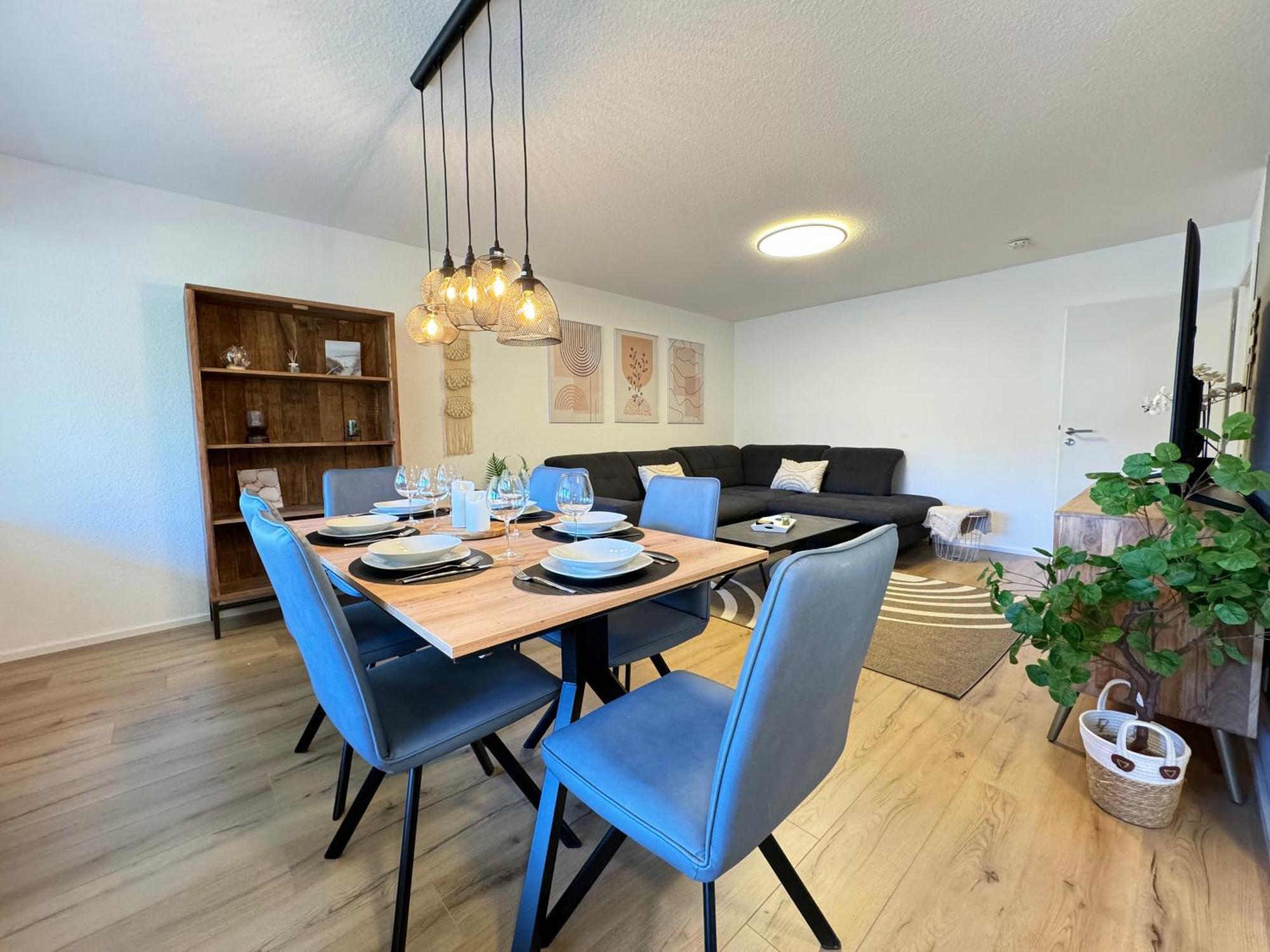 3 Zimmer Apartment, 90 Qm, Ruhig Und Zentrumsnah, Max 6 Pers, 15 Qm Balkon , Private Garage, Internet 1000 Mbit Sindelfingen Esterno foto