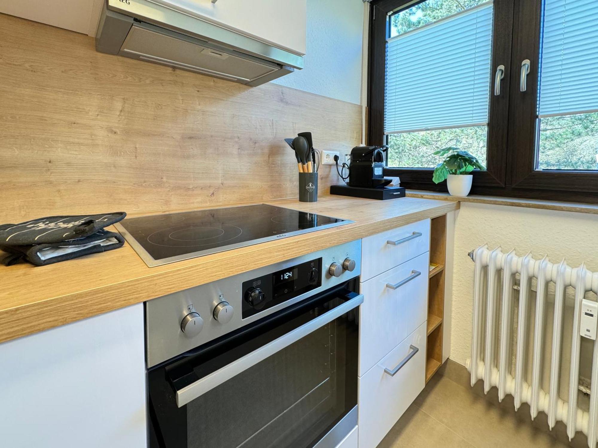 3 Zimmer Apartment, 90 Qm, Ruhig Und Zentrumsnah, Max 6 Pers, 15 Qm Balkon , Private Garage, Internet 1000 Mbit Sindelfingen Esterno foto