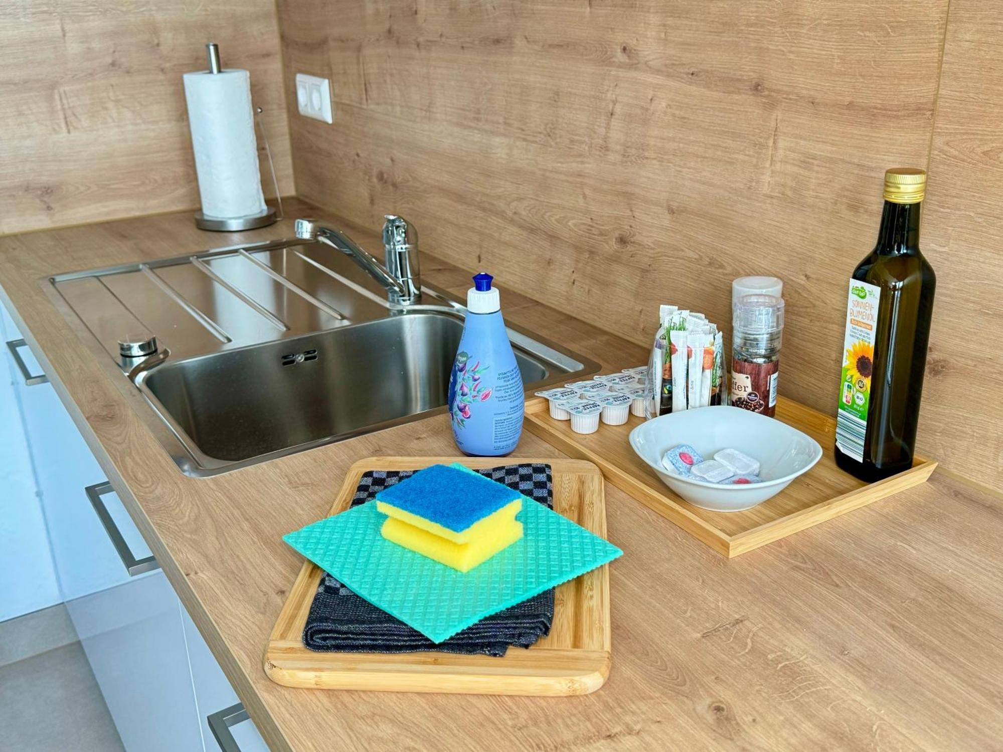 3 Zimmer Apartment, 90 Qm, Ruhig Und Zentrumsnah, Max 6 Pers, 15 Qm Balkon , Private Garage, Internet 1000 Mbit Sindelfingen Esterno foto